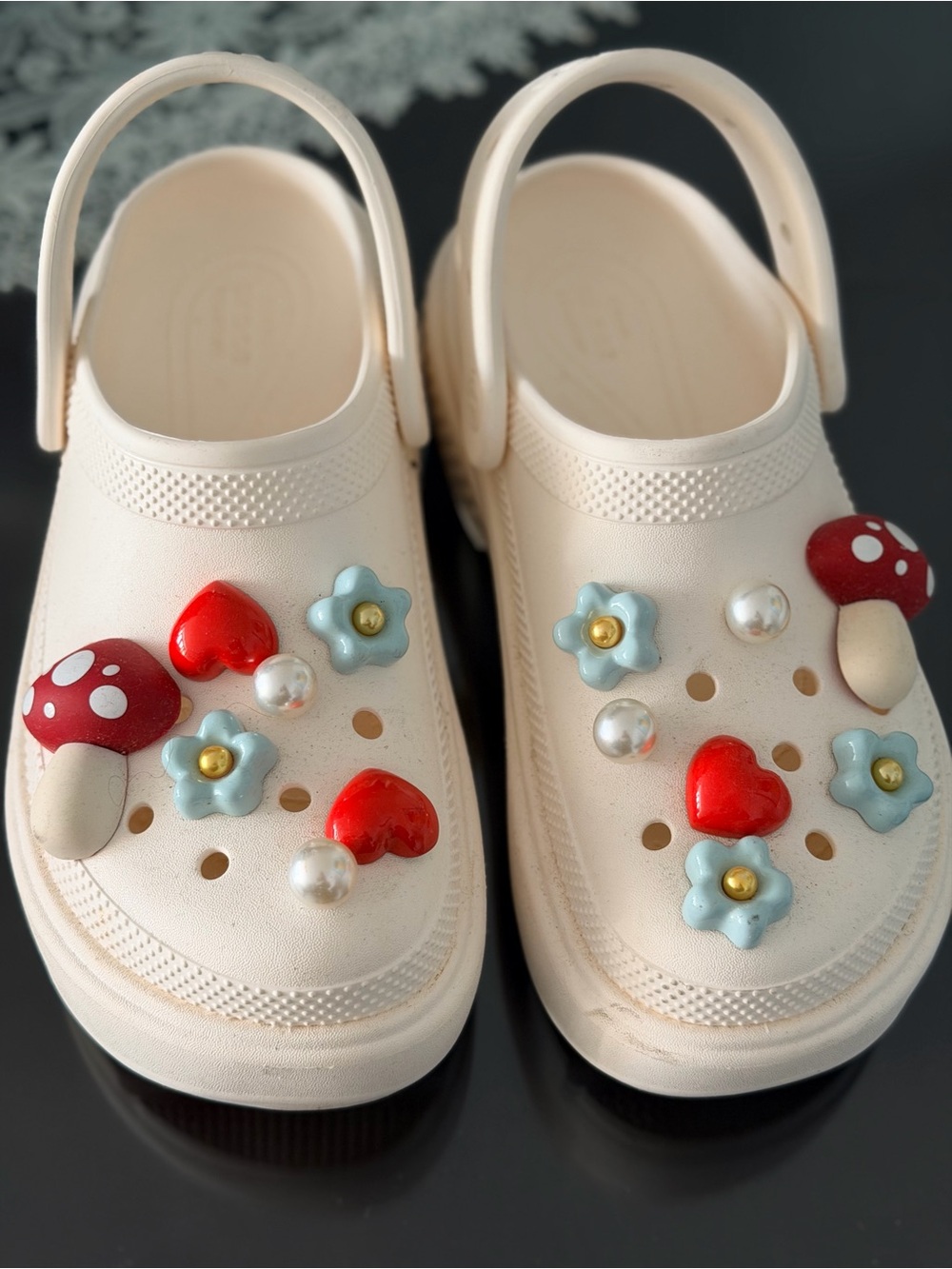 Crocs Classic Crush Clog Off-White Chunky Platform w/ 3D Charms included Size 9